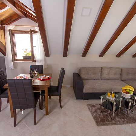 Apartment Niko Kastel Stari Kastela Phòng bức ảnh