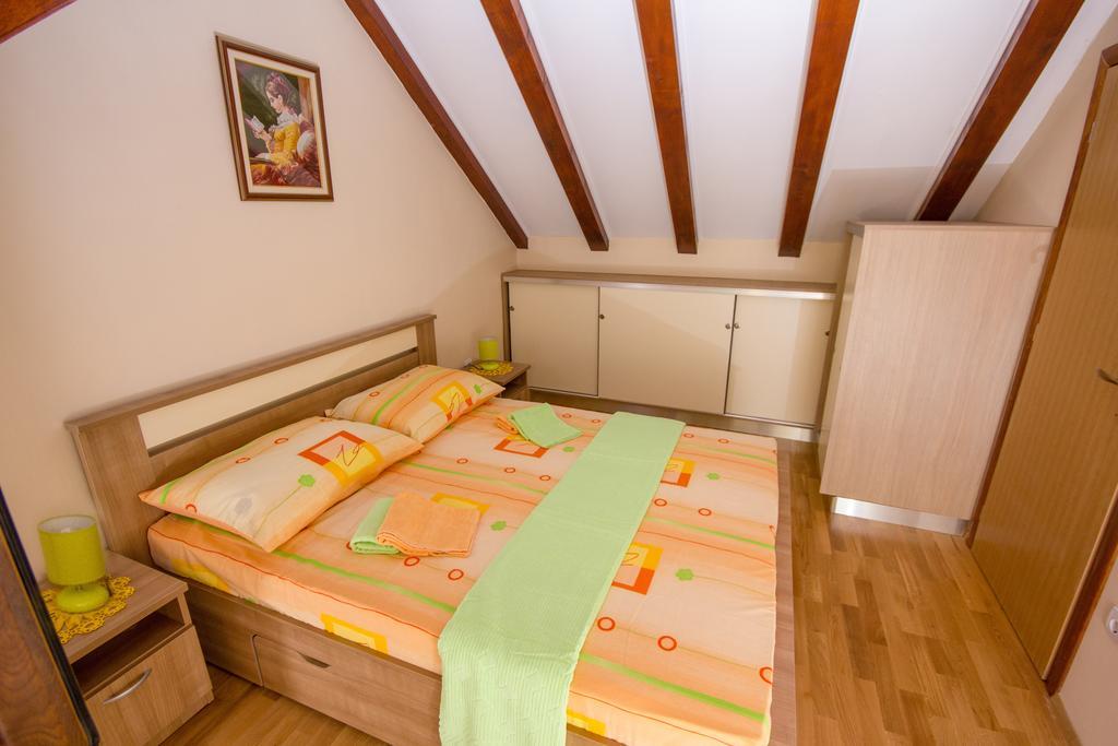 Apartment Niko Kastel Stari Kastela Phòng bức ảnh