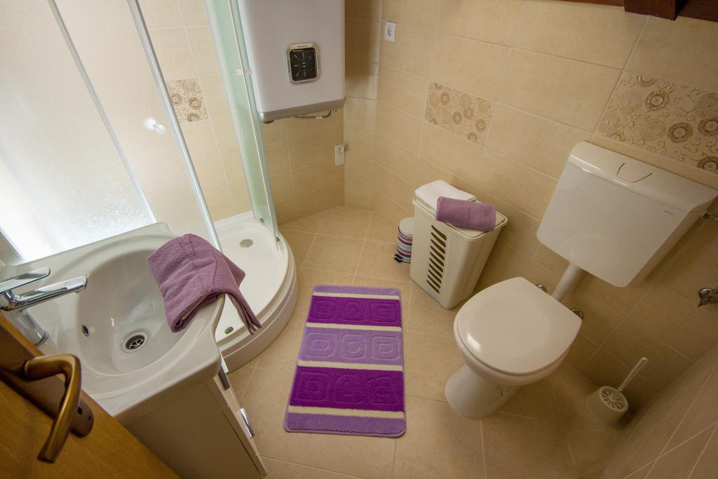 Apartment Niko Kastel Stari Kastela Phòng bức ảnh
